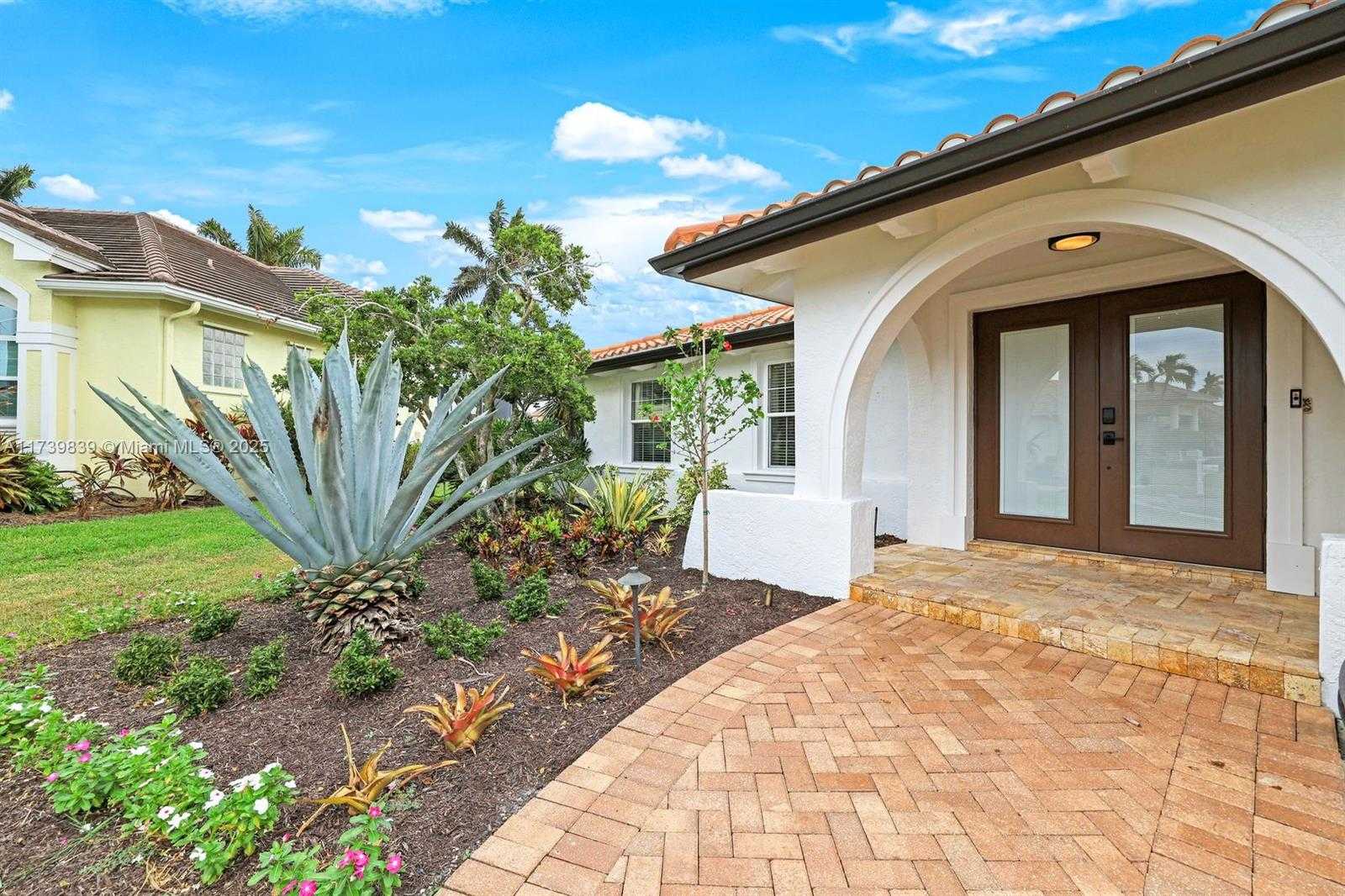 Small Image of 418 TARPON CT, Marco Island Number 7