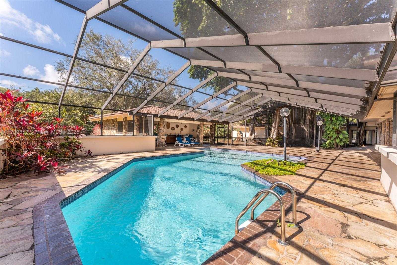 Small Image of 9490 OLD CUTLER LN, Coral Gables Number 15
