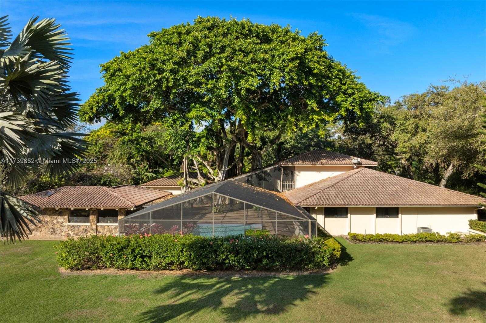Small Image of 9490 OLD CUTLER LN, Coral Gables Number 19