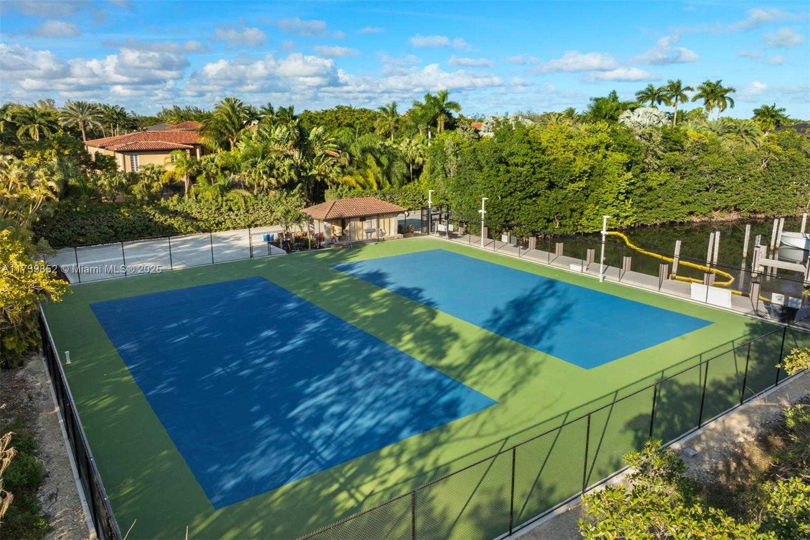 Small Image of 9490 OLD CUTLER LN, Coral Gables Number 20