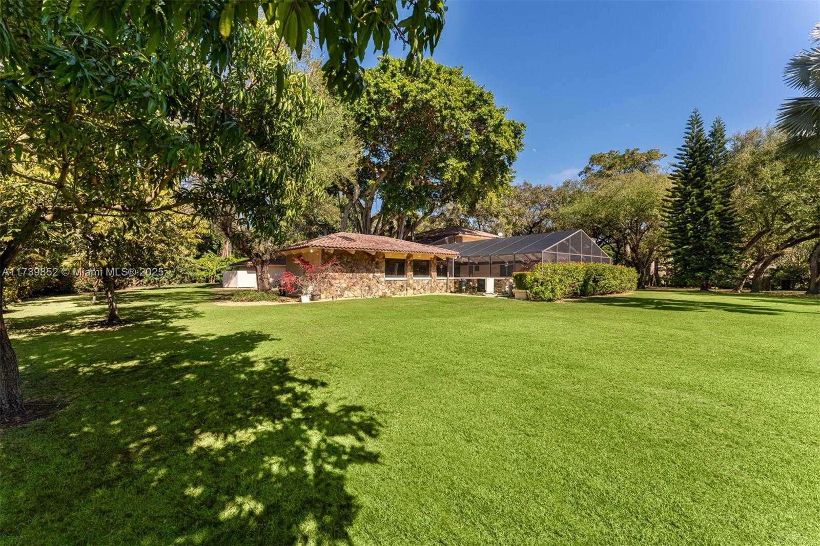 Small Image of 9490 OLD CUTLER LN, Coral Gables Number 21