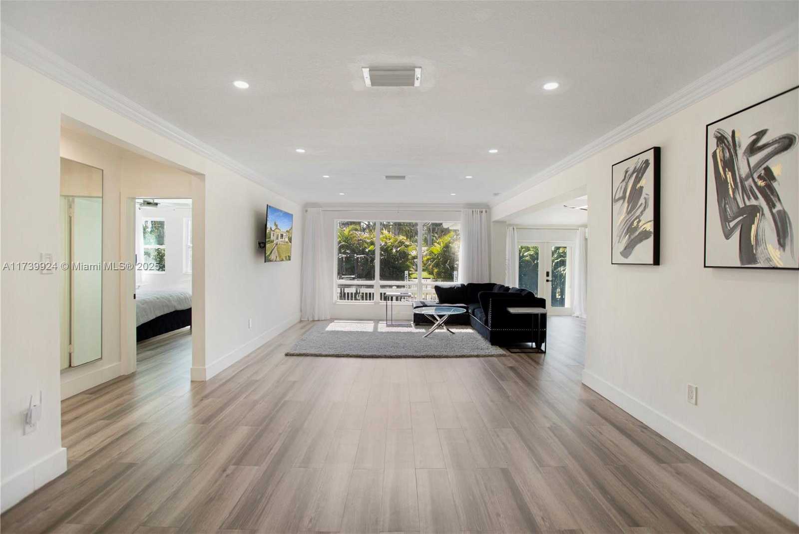 Small Image of 923 HOLLYWOOD BLVD, Hollywood Number 3