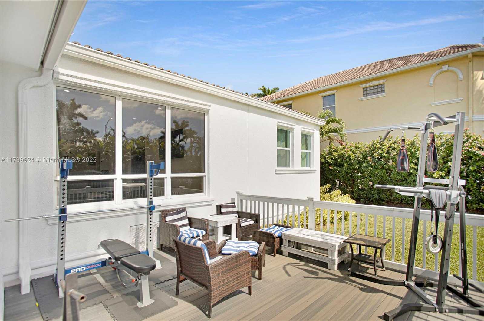 Small Image of 923 HOLLYWOOD BLVD, Hollywood Number 38