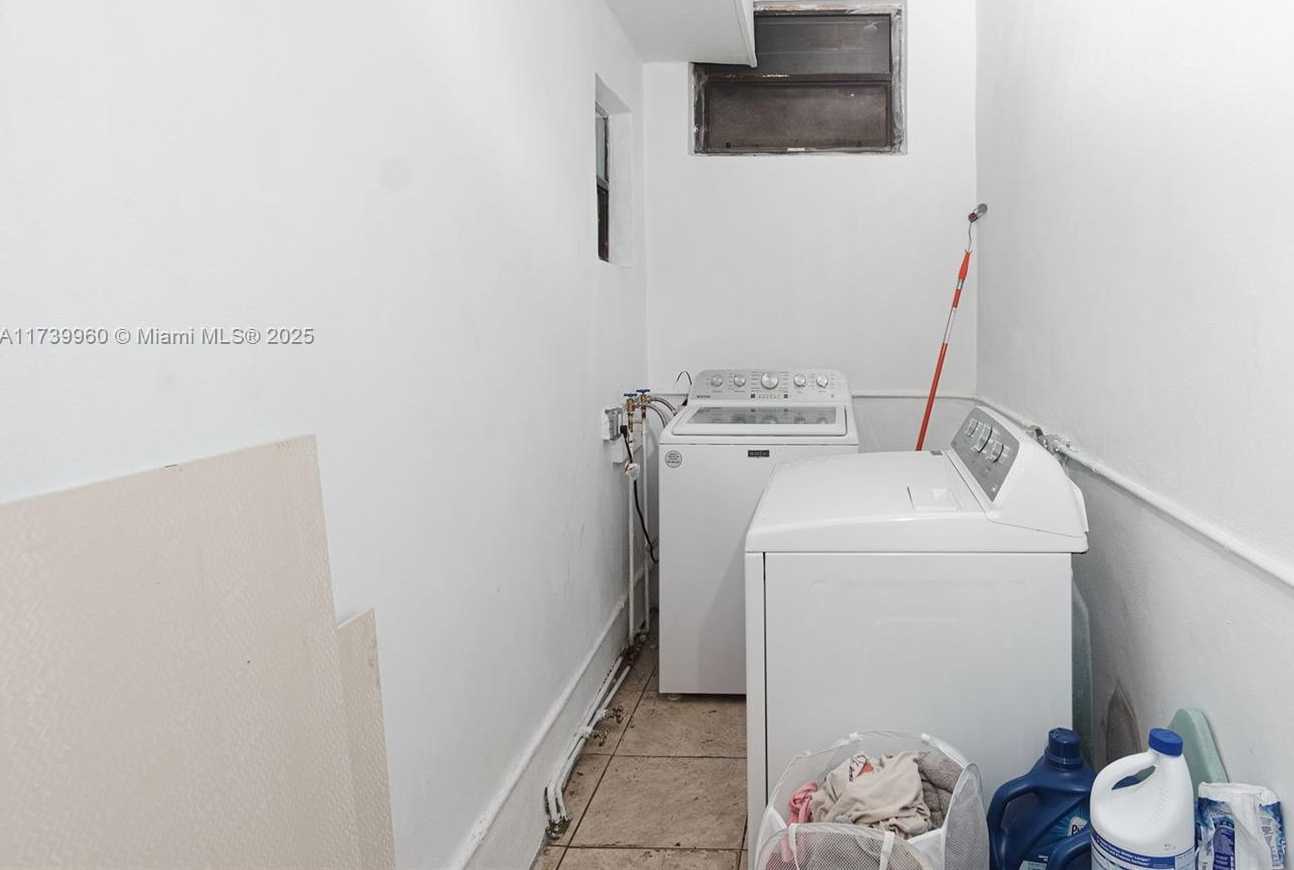 Small Image of 425 NORTH WEST 122ND ST, North Miami Number 20
