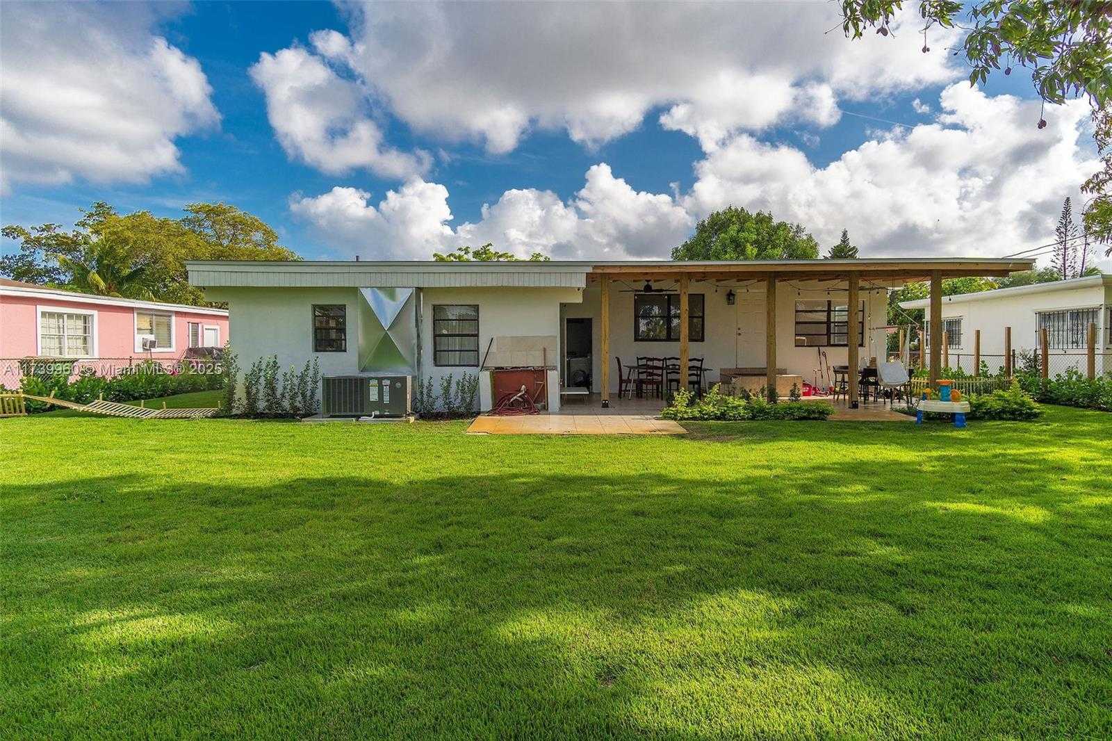Small Image of 425 NORTH WEST 122ND ST, North Miami Number 25