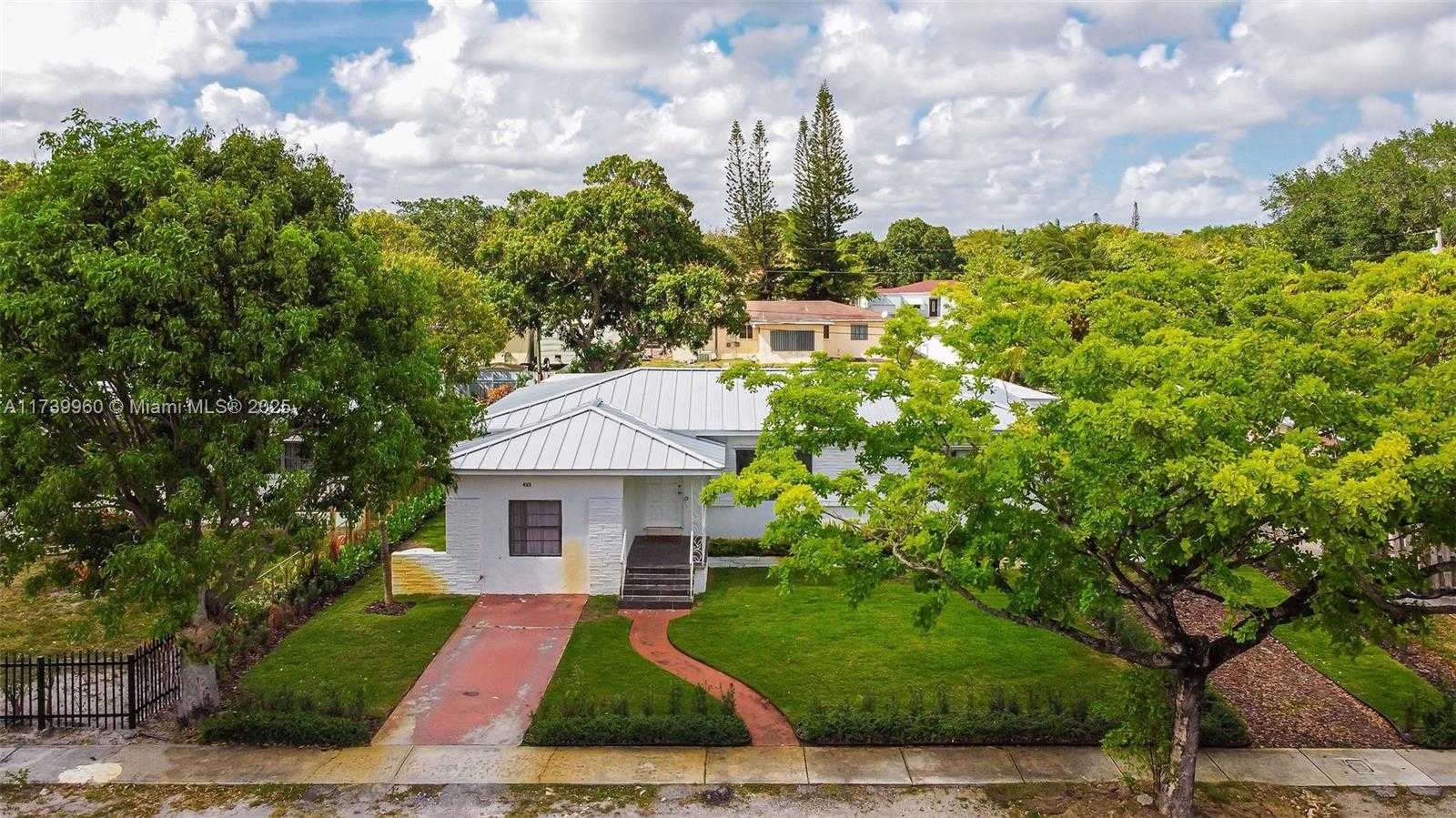 Small Image of 425 NORTH WEST 122ND ST, North Miami Number 28