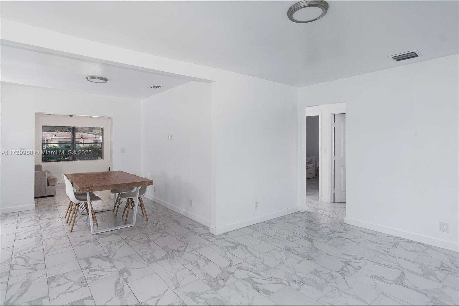 Small Image of 425 NORTH WEST 122ND ST, North Miami Number 3