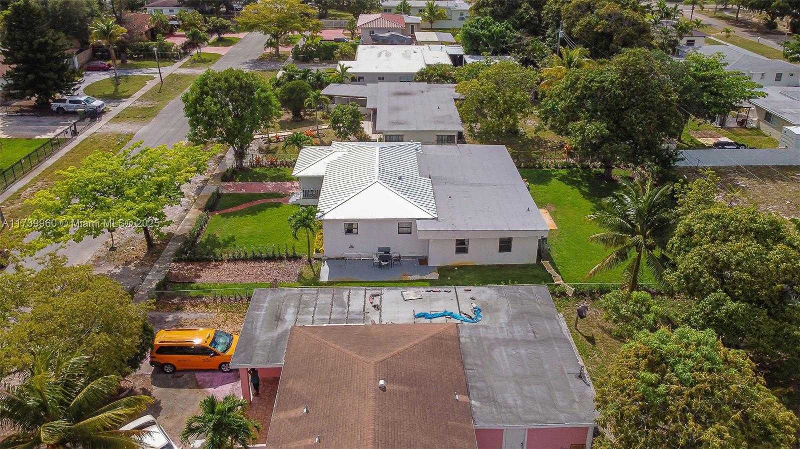 Small Image of 425 NORTH WEST 122ND ST, North Miami Number 32