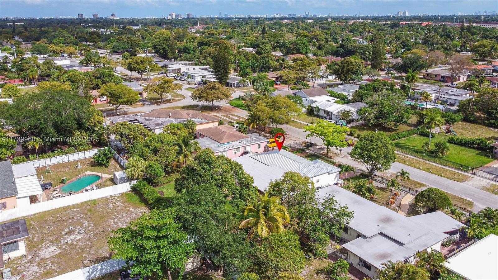 Small Image of 425 NORTH WEST 122ND ST, North Miami Number 36