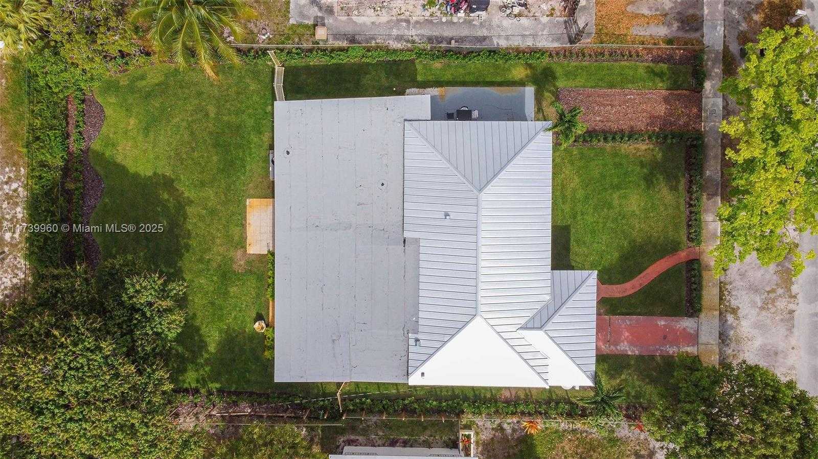 Small Image of 425 NORTH WEST 122ND ST, North Miami Number 39