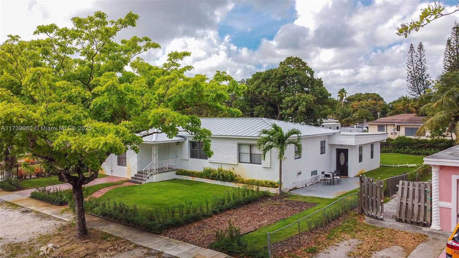 Small Image of 425 NORTH WEST 122ND ST, North Miami Number 41