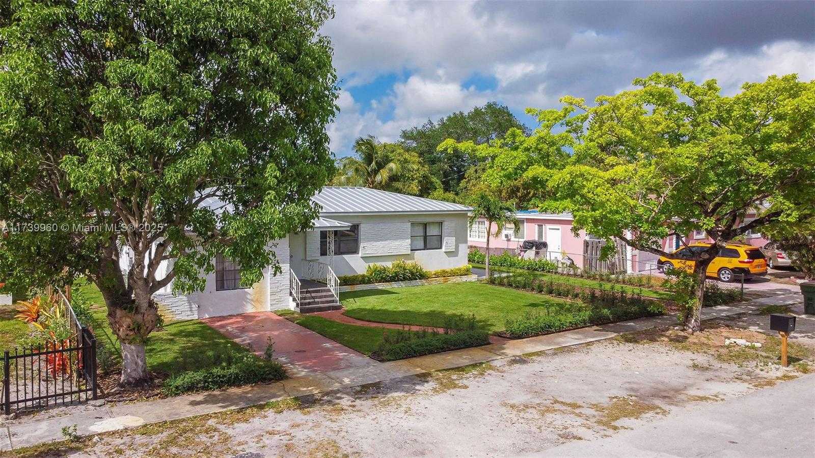 Small Image of 425 NORTH WEST 122ND ST, North Miami Number 42