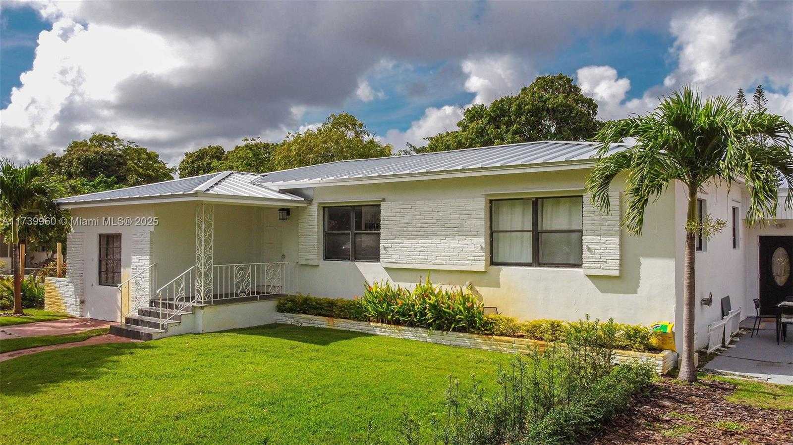 Small Image of 425 NORTH WEST 122ND ST, North Miami Number 44