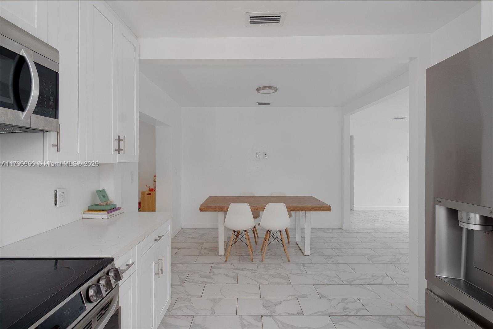 Small Image of 425 NORTH WEST 122ND ST, North Miami Number 5