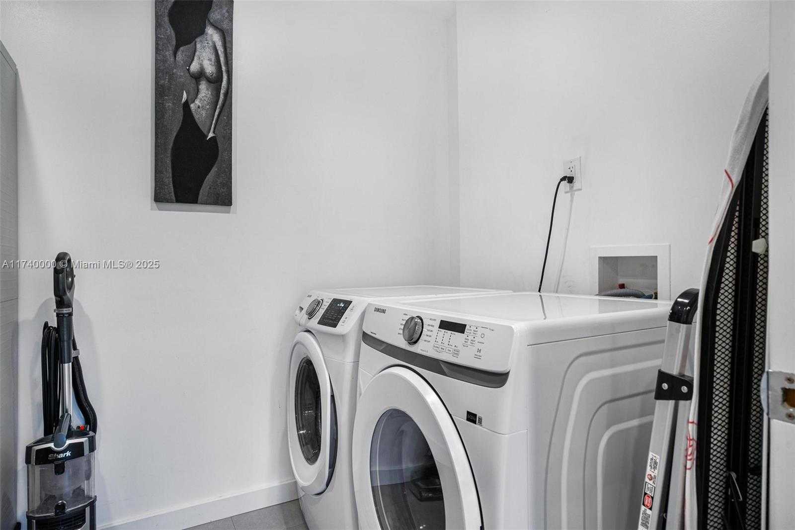 Small Image of 2923 MADISON ST, Hollywood Number 16