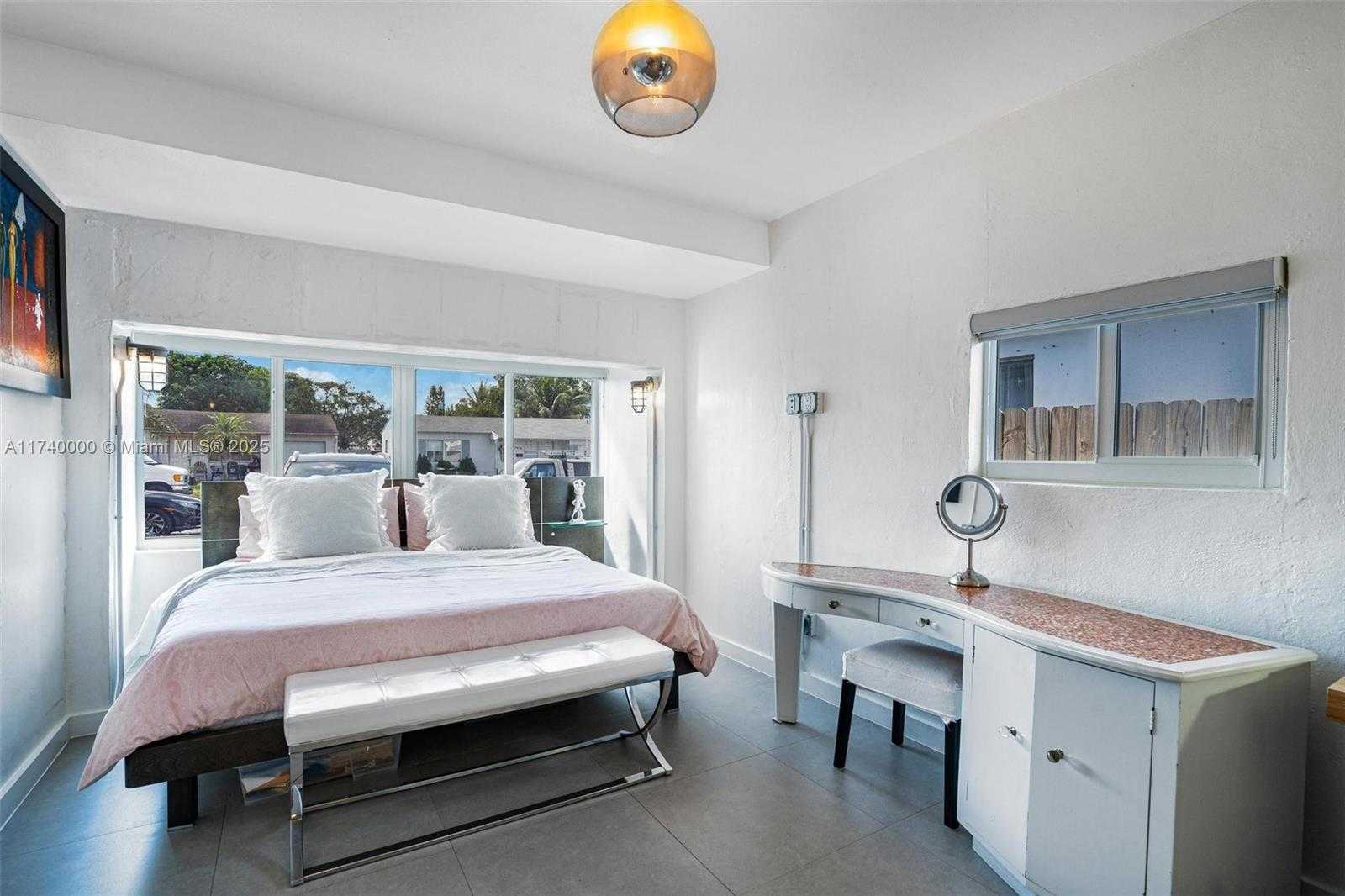 Small Image of 2923 MADISON ST, Hollywood Number 24