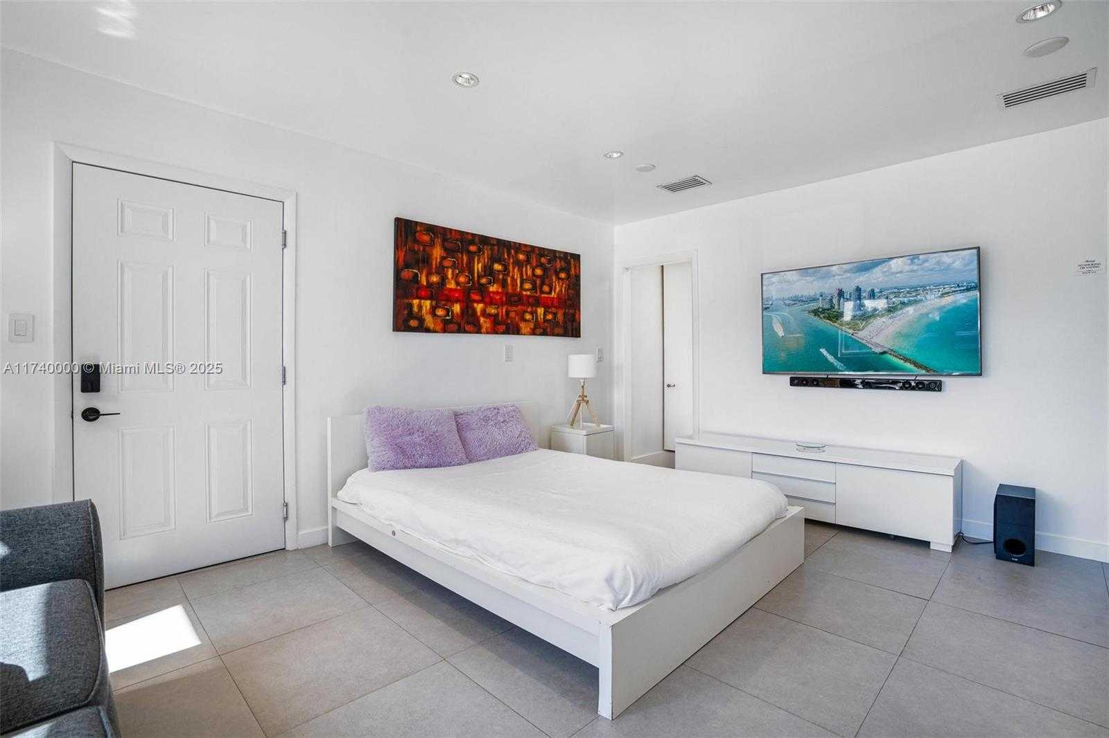 Small Image of 2923 MADISON ST, Hollywood Number 49