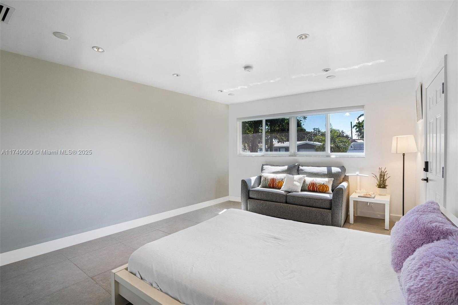 Small Image of 2923 MADISON ST, Hollywood Number 52