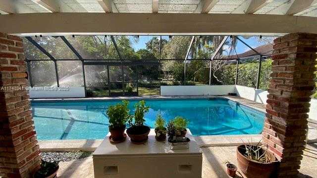 Small Image of 11624 SOUTH WEST 93RD ST, Miami Number 26