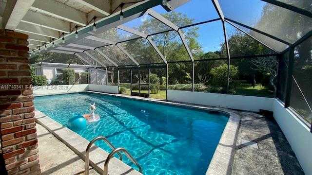 Small Image of 11624 SOUTH WEST 93RD ST, Miami Number 28
