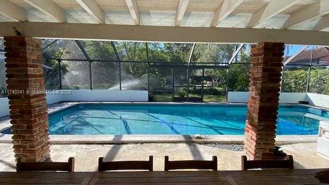 Small Image of 11624 SOUTH WEST 93RD ST, Miami Number 30