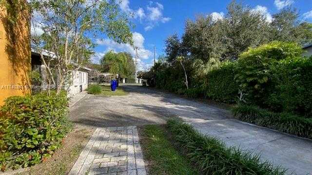 Small Image of 11624 SOUTH WEST 93RD ST, Miami Number 5