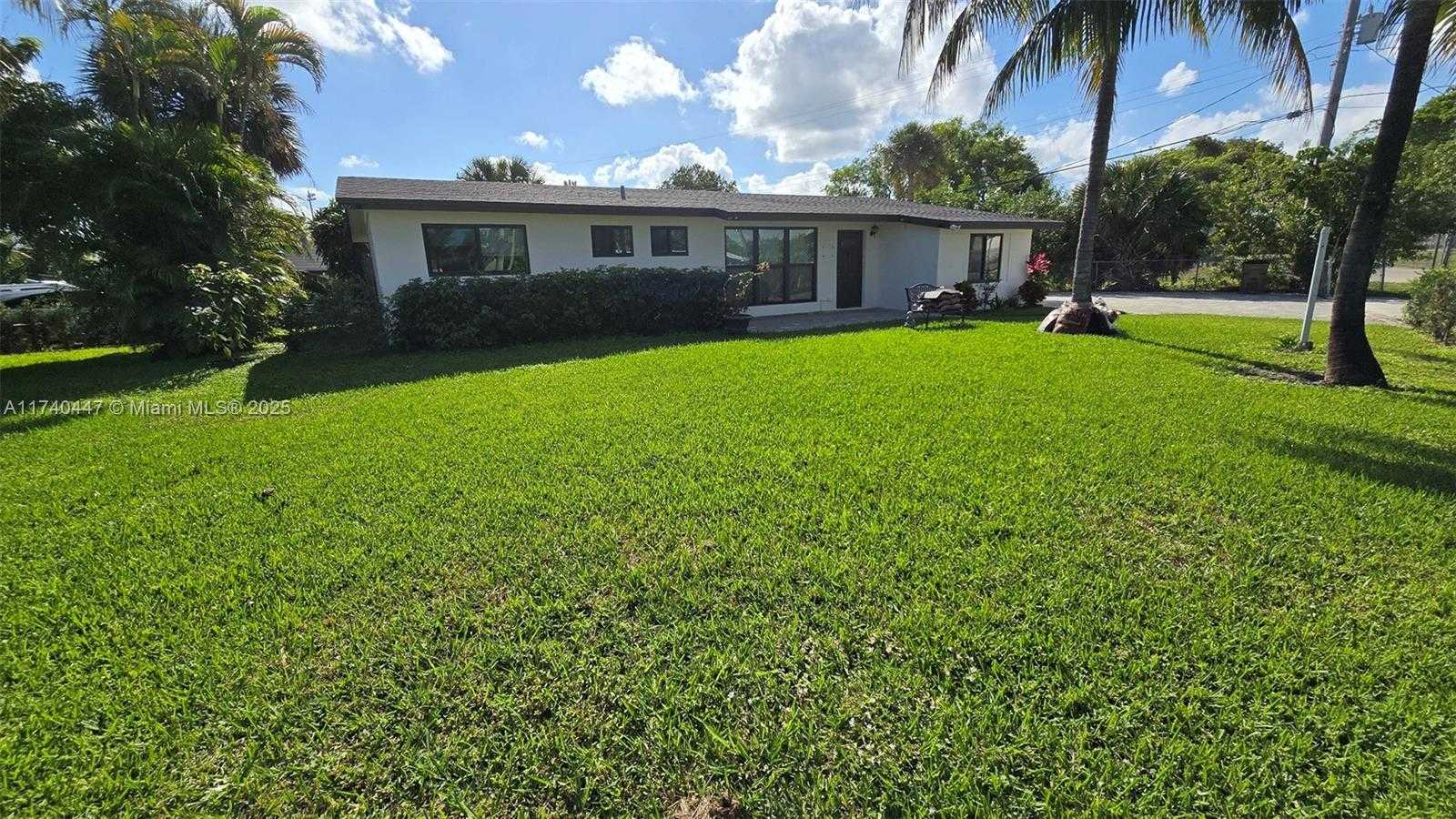 Small Image of 5051 NORTH EAST 6TH AVE, Deerfield Beach Number 18