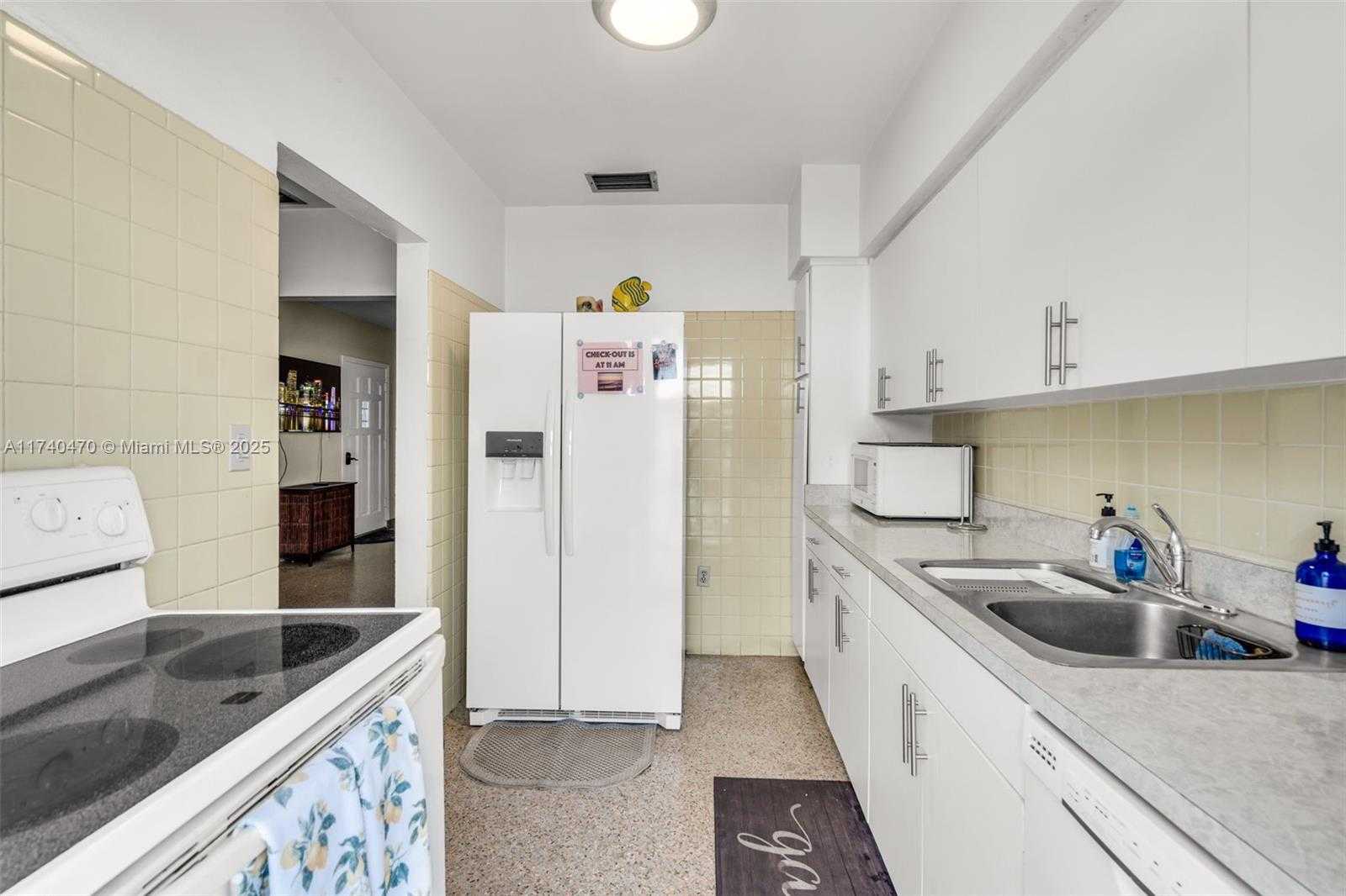 Small Image of 201 NORTH WEST 14TH AVE, Miami Number 18