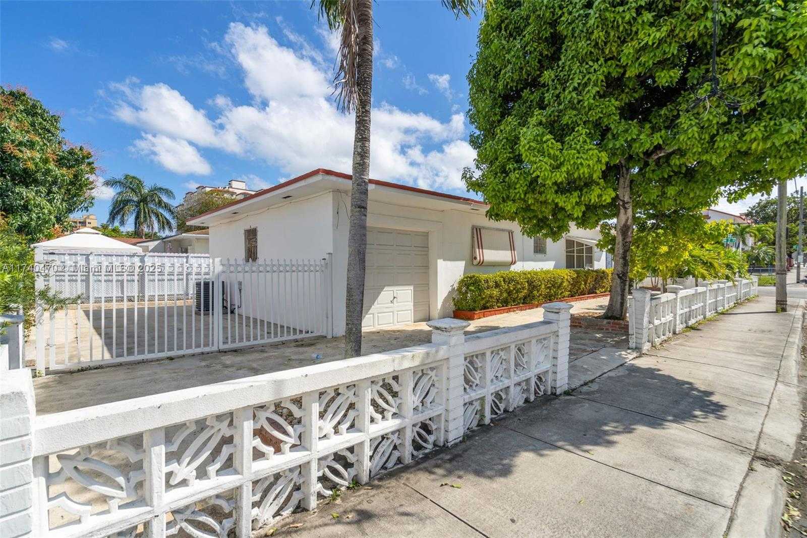 Small Image of 201 NORTH WEST 14TH AVE, Miami Number 2