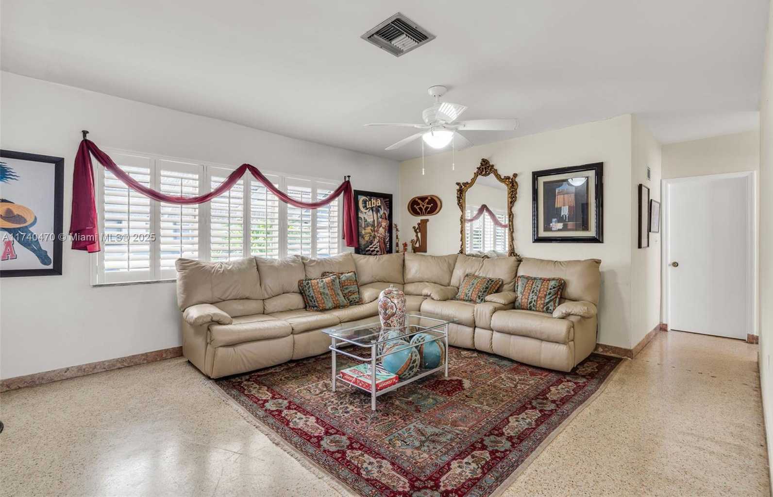 Small Image of 201 NORTH WEST 14TH AVE, Miami Number 23