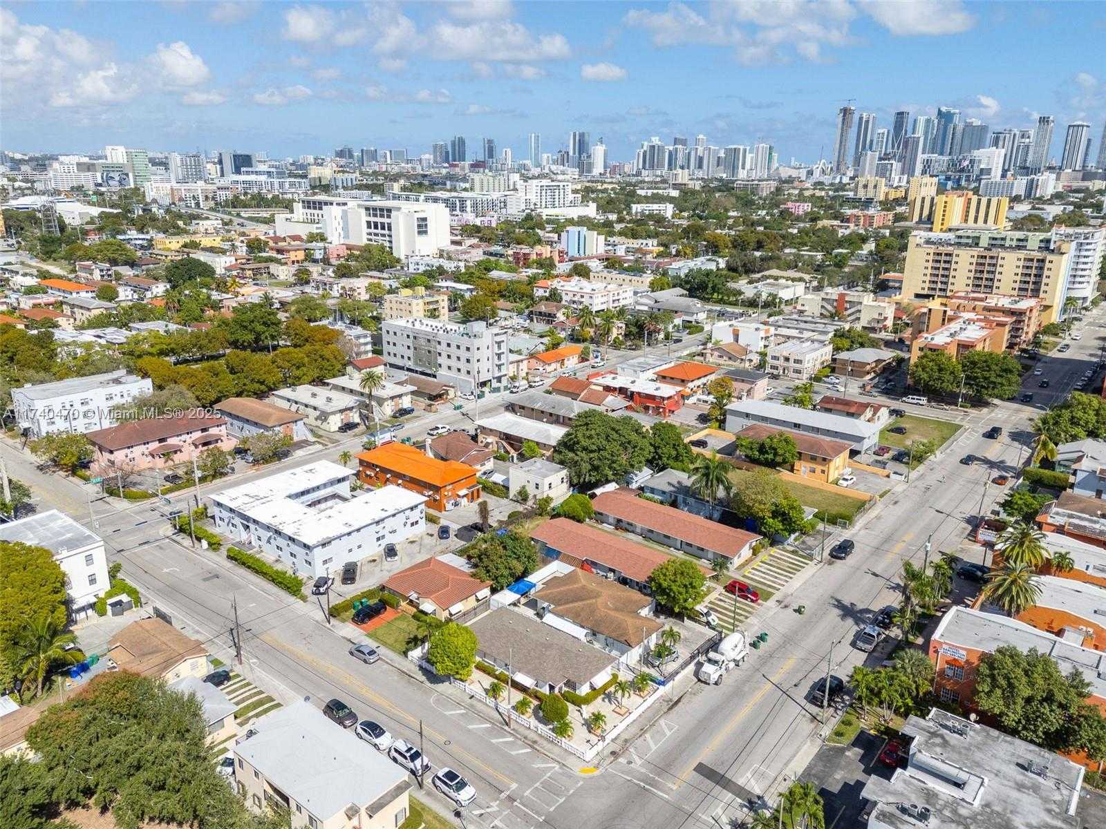 Small Image of 201 NORTH WEST 14TH AVE, Miami Number 28