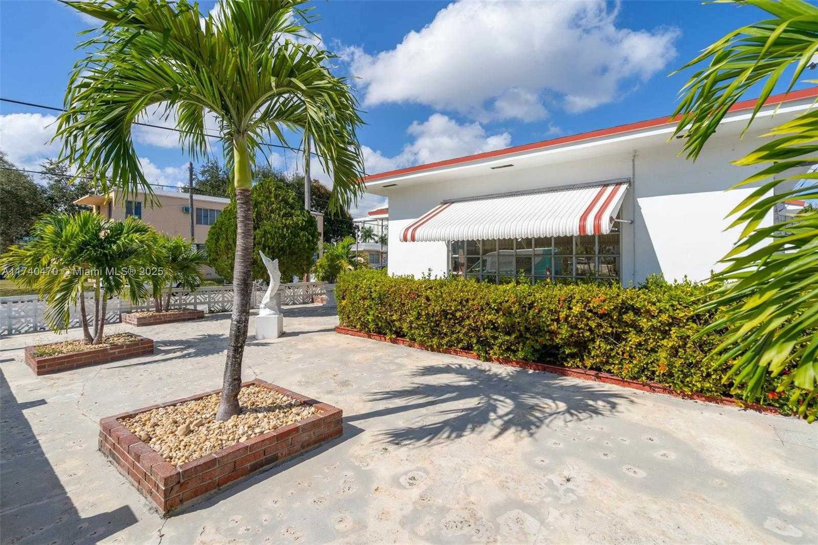 Small Image of 201 NORTH WEST 14TH AVE, Miami Number 4