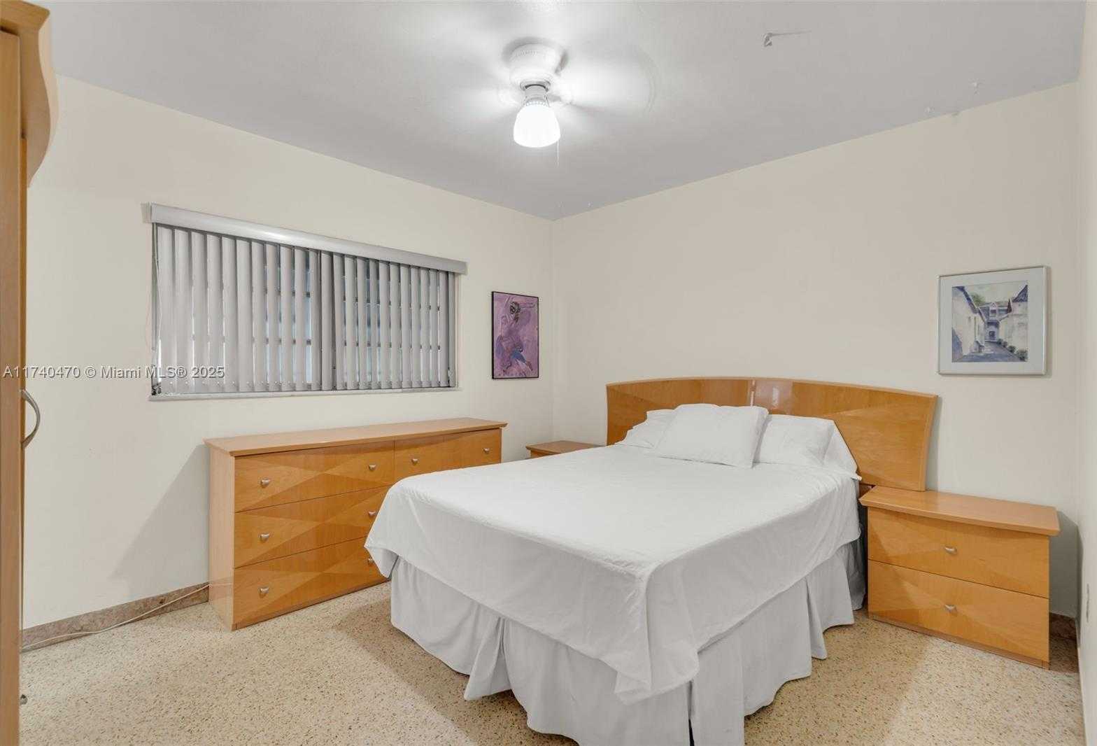 Small Image of 201 NORTH WEST 14TH AVE, Miami Number 8