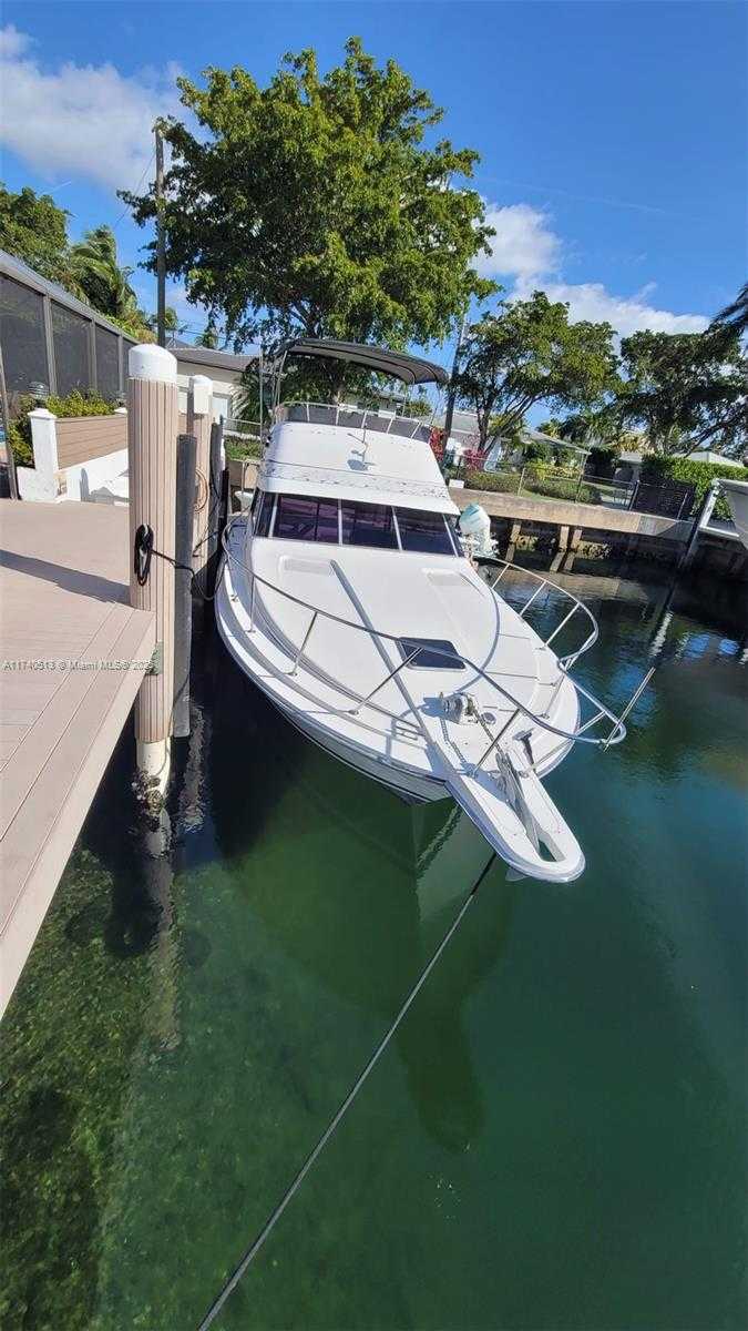 Small Image of 12945 CHERRY RD, North Miami Number 19
