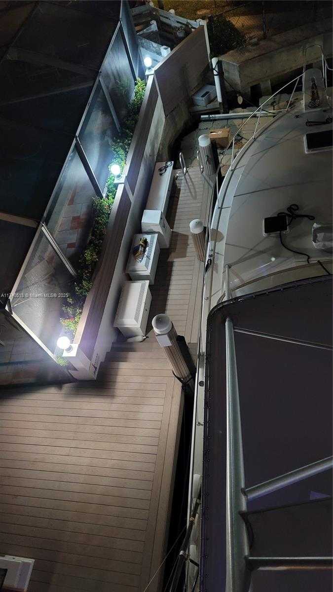 Small Image of 12945 CHERRY RD, North Miami Number 22