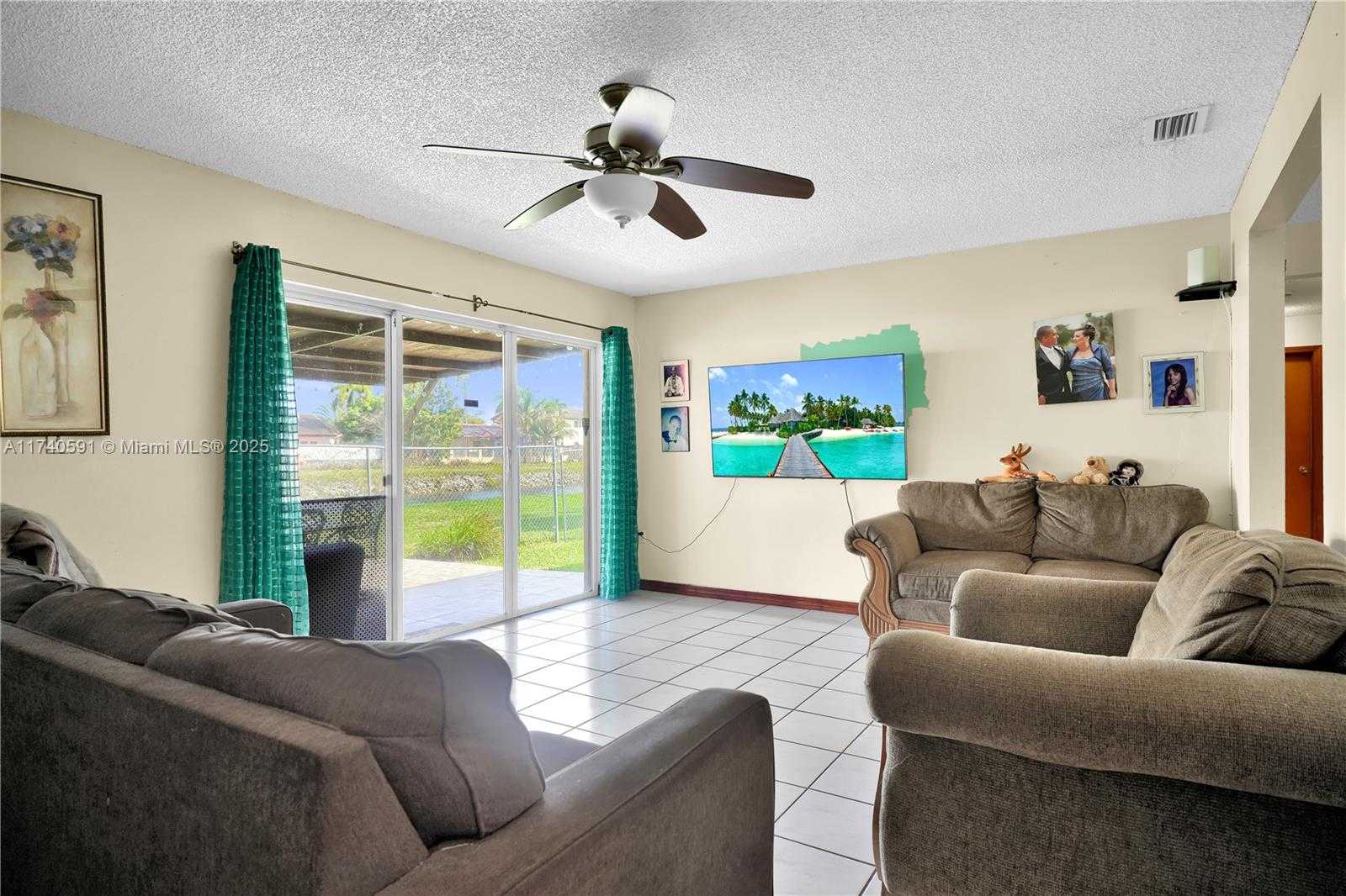 Small Image of 15921 SOUTH WEST 143RD AVE, Miami Number 13
