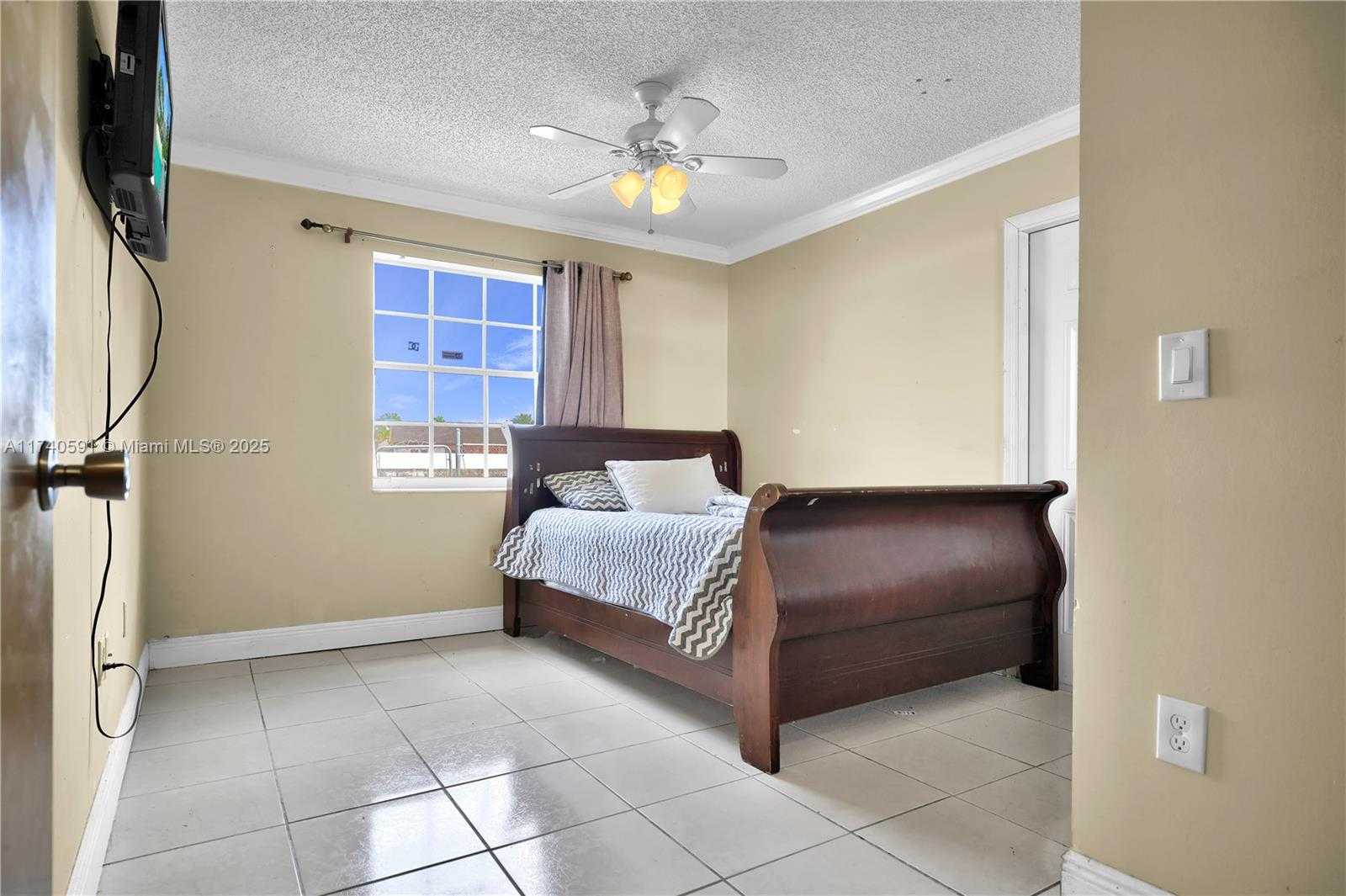 Small Image of 15921 SOUTH WEST 143RD AVE, Miami Number 19