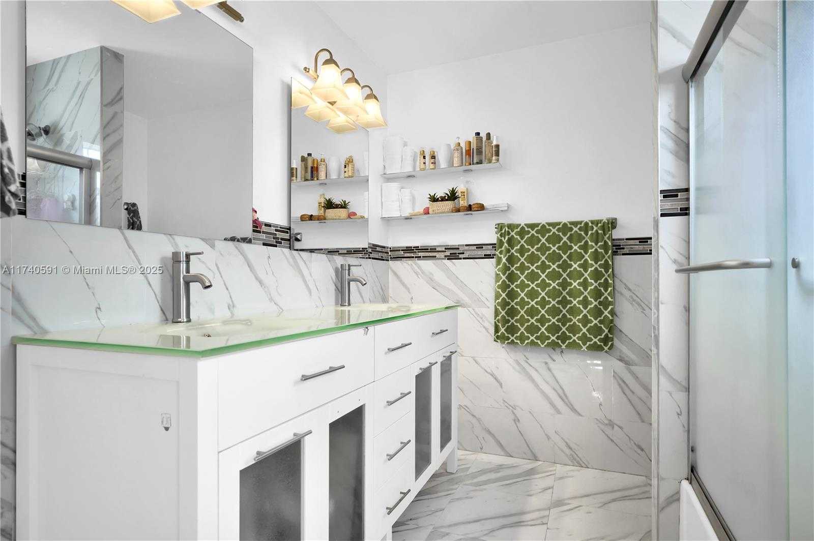 Small Image of 15921 SOUTH WEST 143RD AVE, Miami Number 21