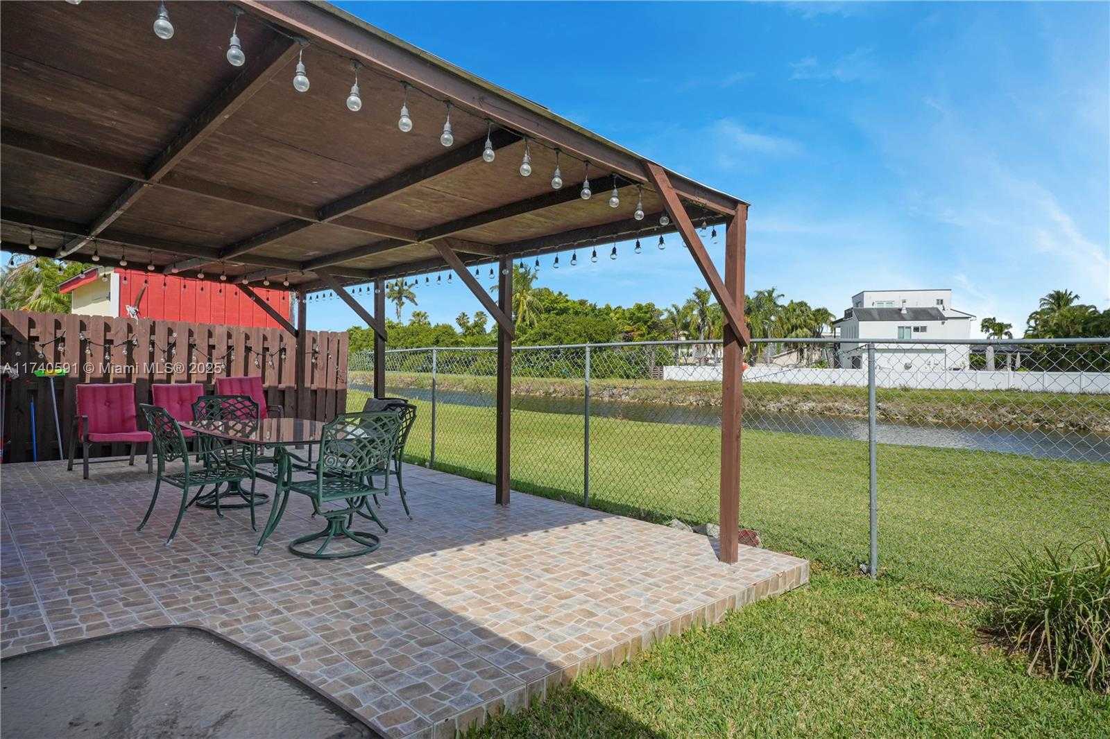 Small Image of 15921 SOUTH WEST 143RD AVE, Miami Number 24