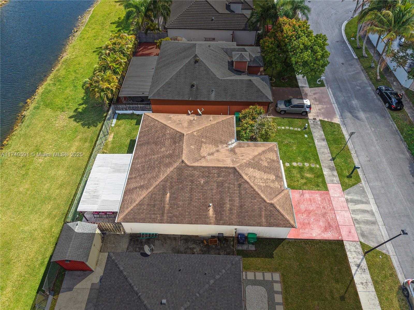 Small Image of 15921 SOUTH WEST 143RD AVE, Miami Number 29