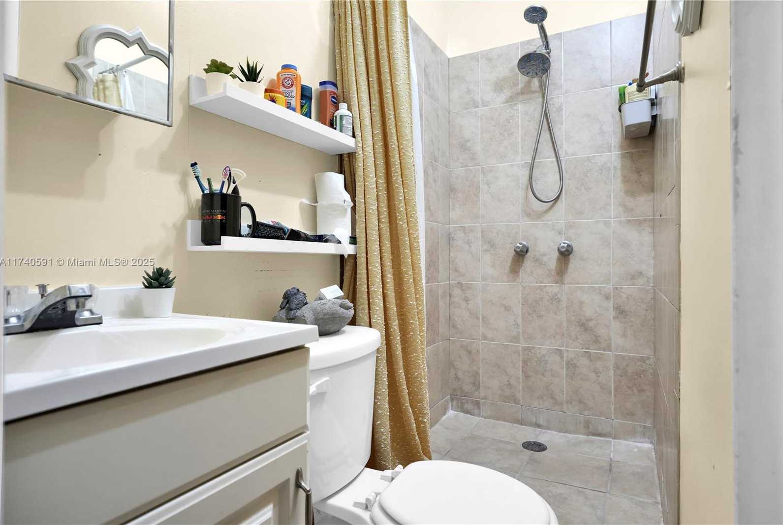 Small Image of 15921 SOUTH WEST 143RD AVE, Miami Number 36