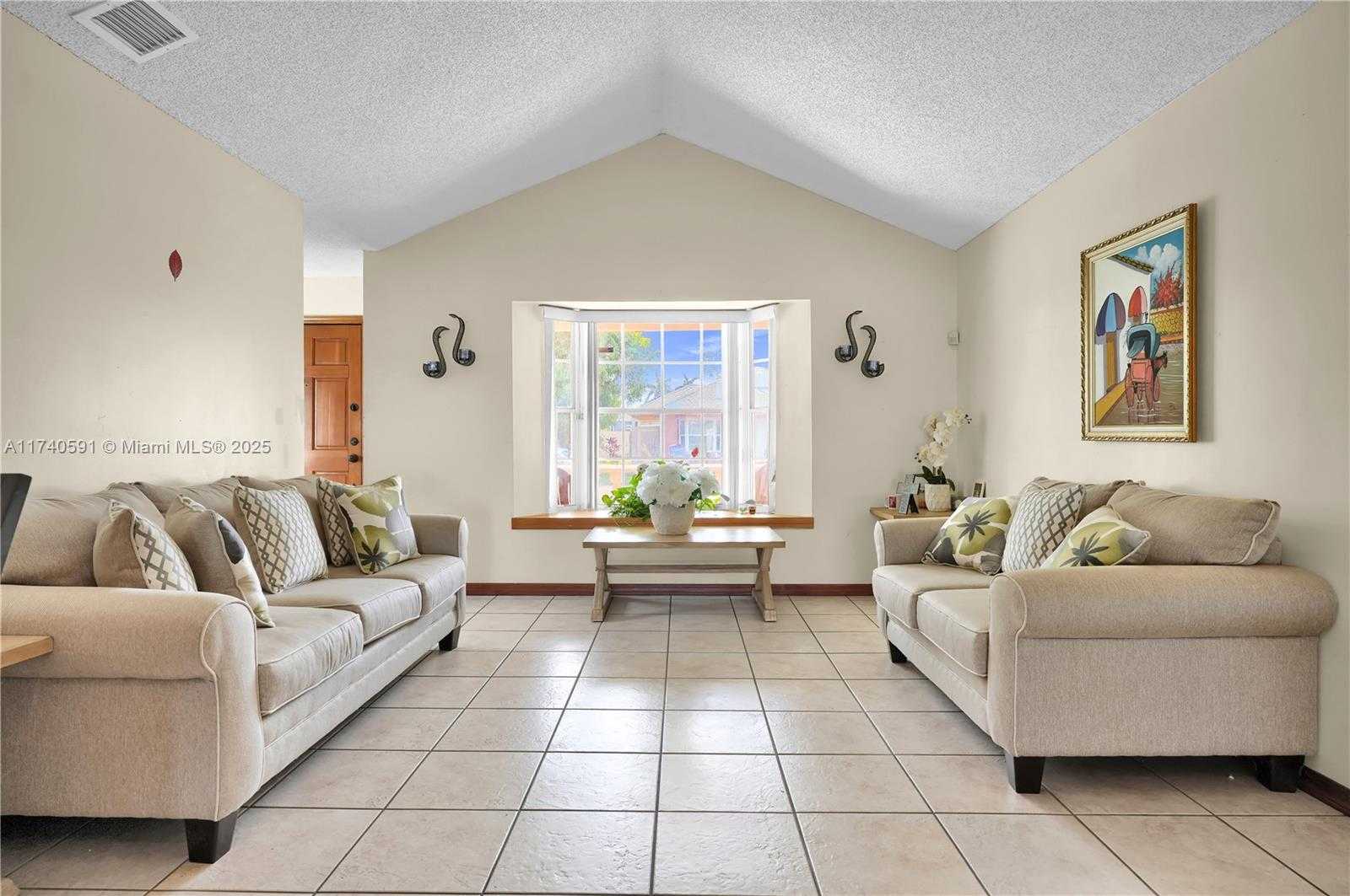 Small Image of 15921 SOUTH WEST 143RD AVE, Miami Number 4