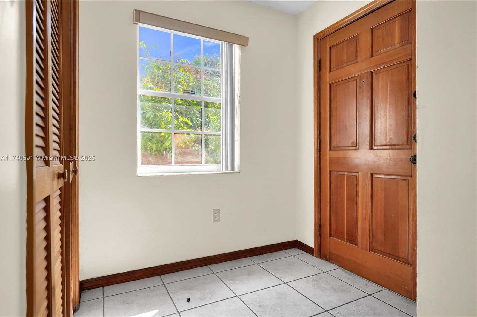 Small Image of 15921 SOUTH WEST 143RD AVE, Miami Number 8