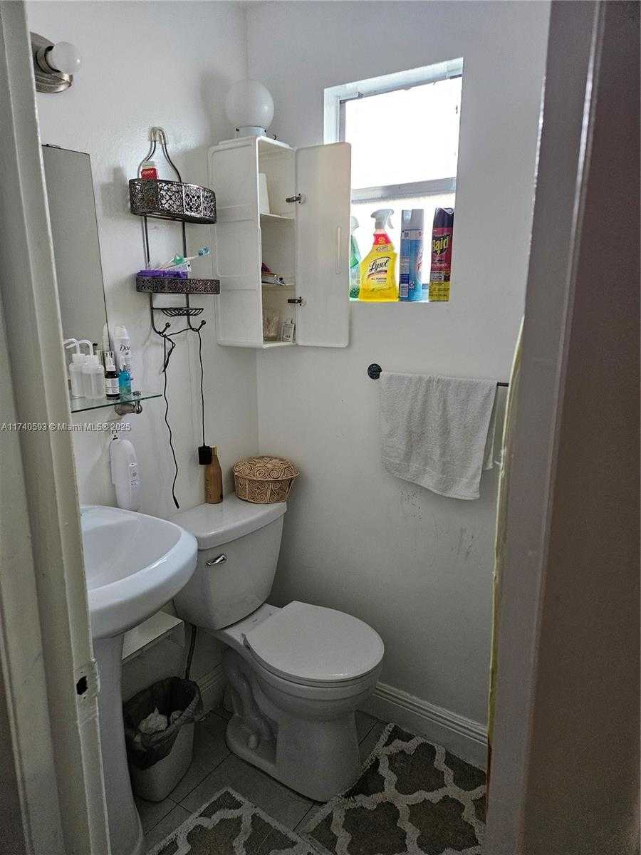 Small Image of 1260 NORTH WEST 4TH ST, Miami Number 9