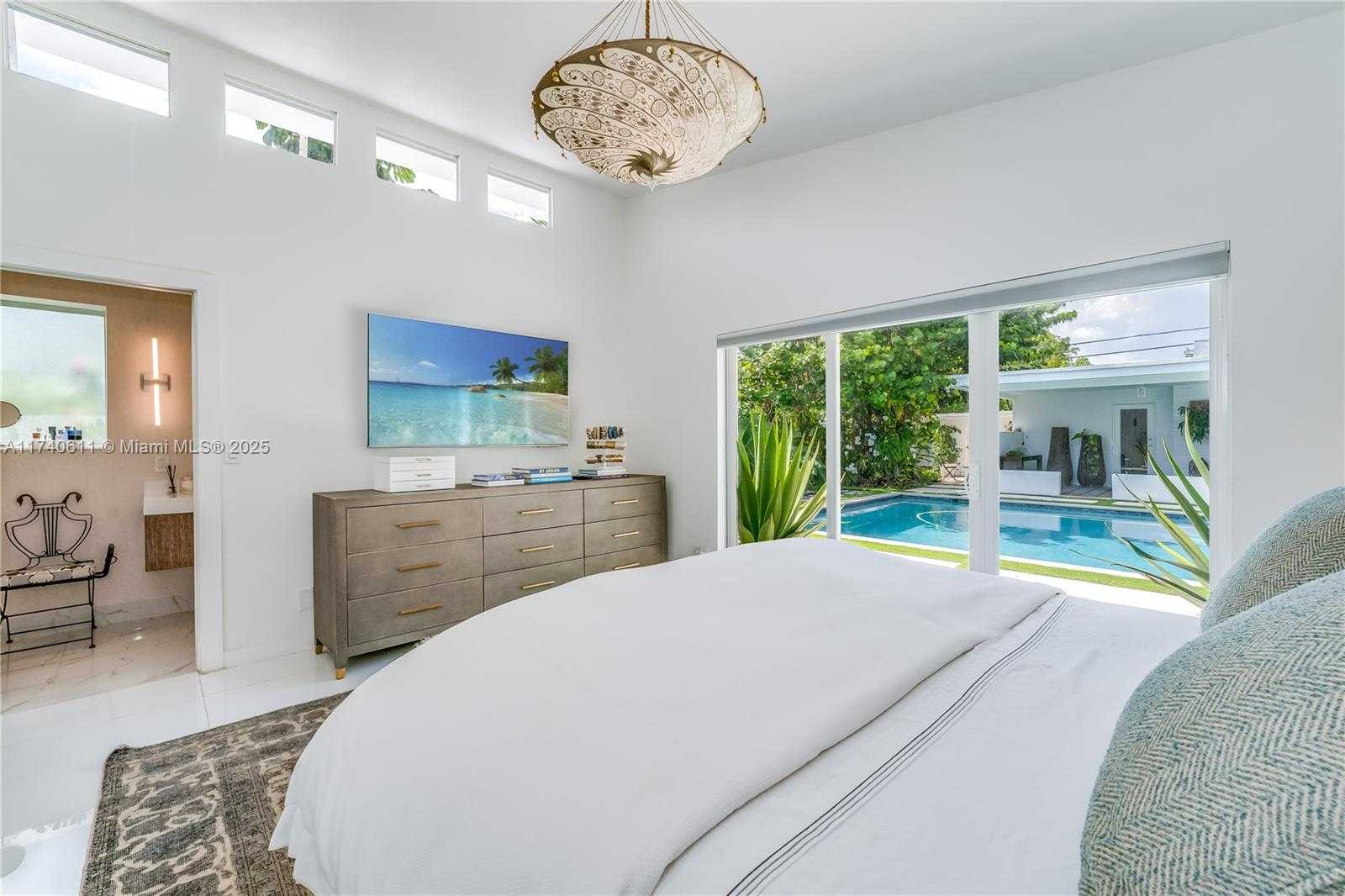 Small Image of 2135 NORTH EAST 124TH ST, North Miami Number 18