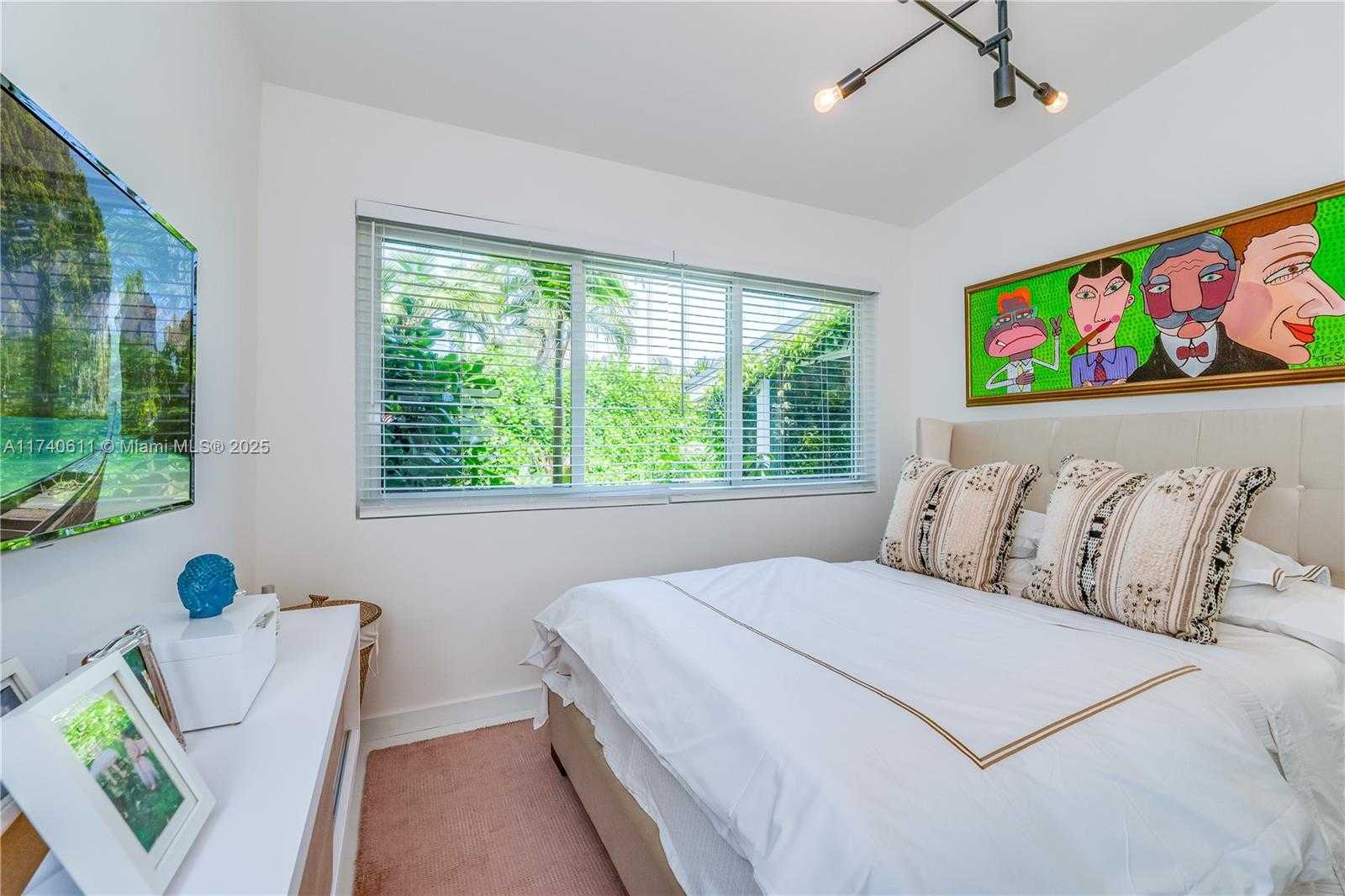 Small Image of 2135 NORTH EAST 124TH ST, North Miami Number 20