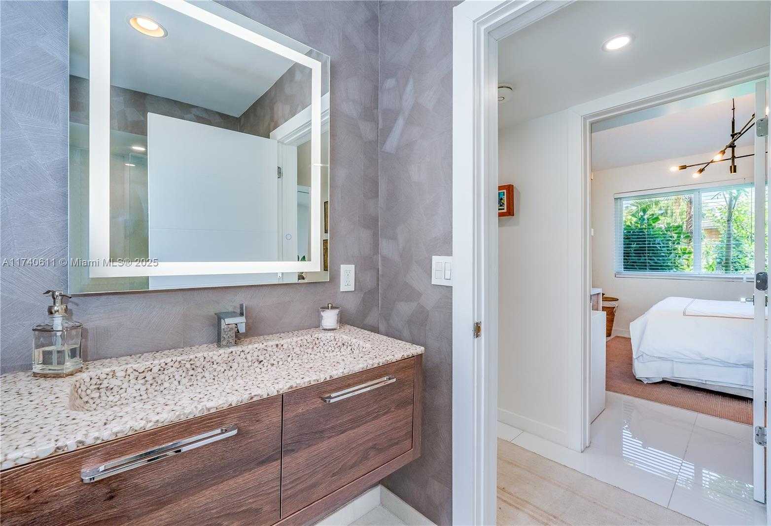 Small Image of 2135 NORTH EAST 124TH ST, North Miami Number 22