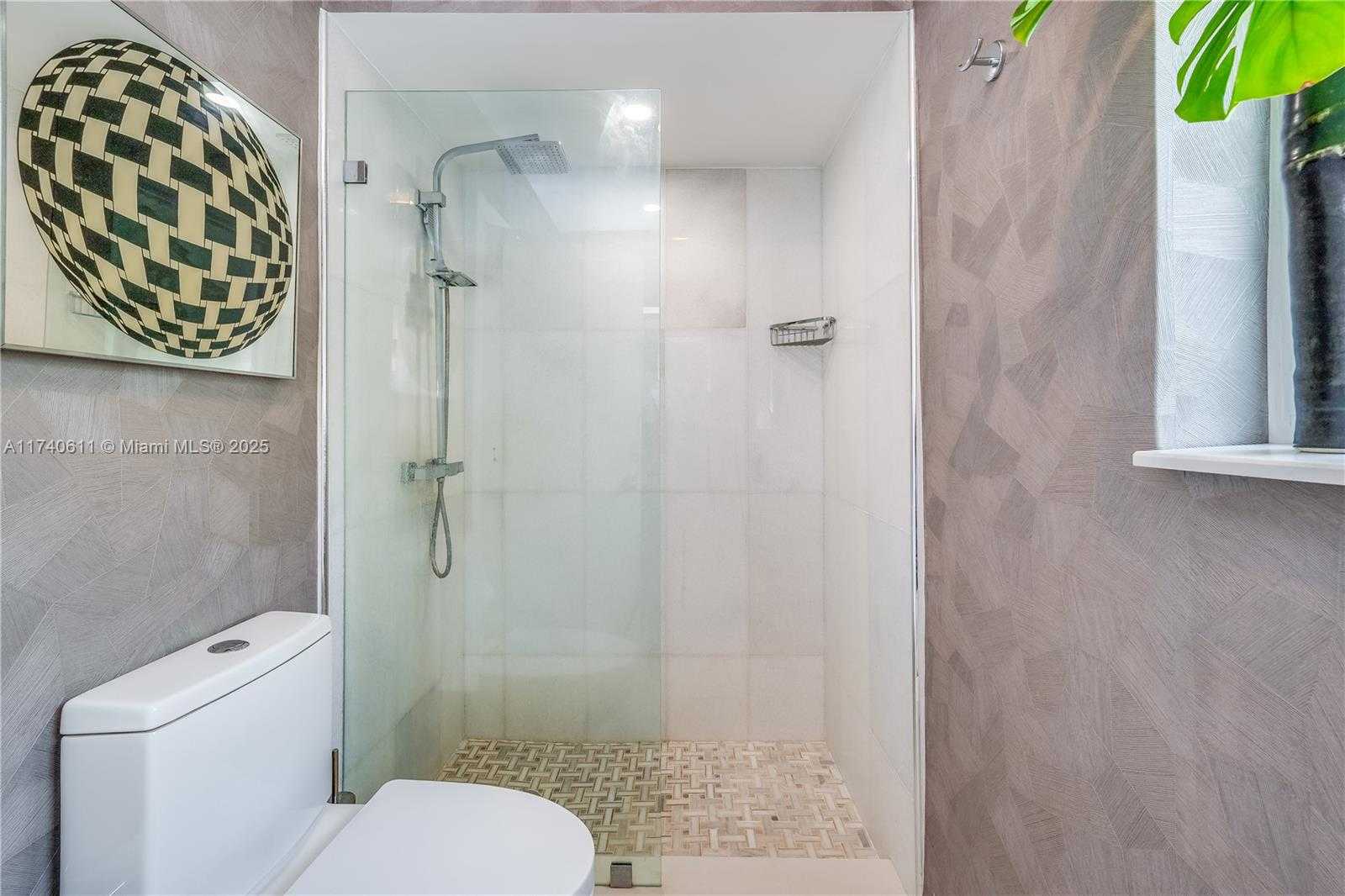 Small Image of 2135 NORTH EAST 124TH ST, North Miami Number 23