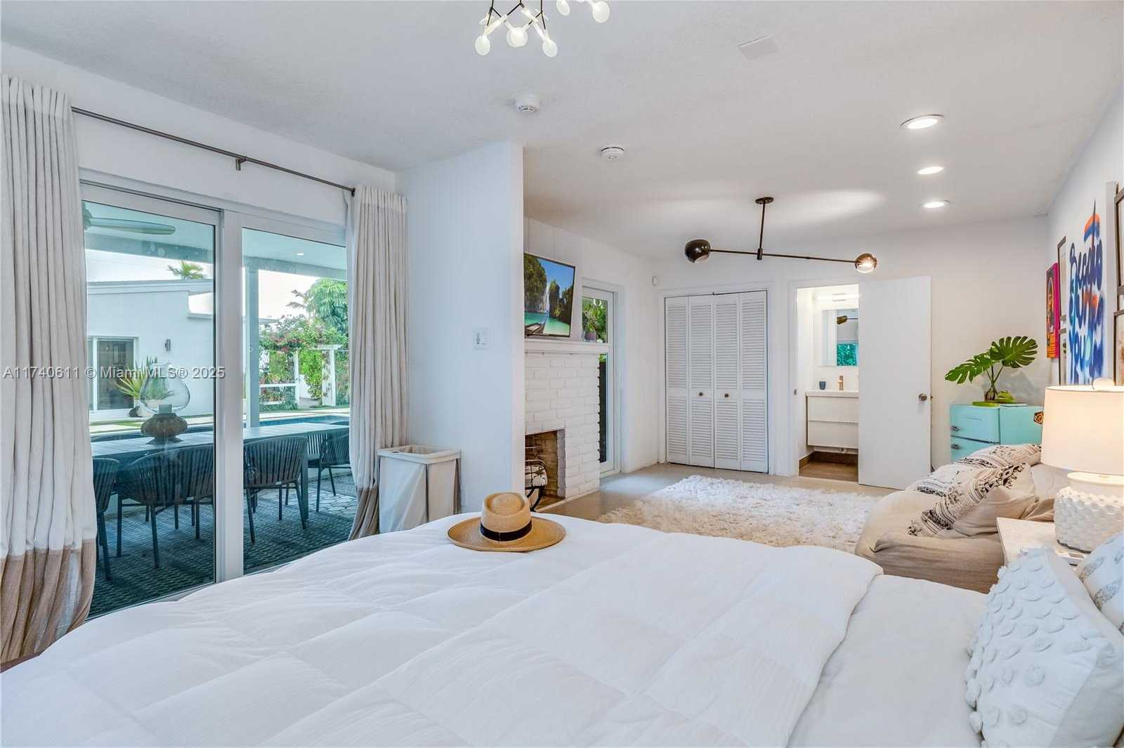 Small Image of 2135 NORTH EAST 124TH ST, North Miami Number 24