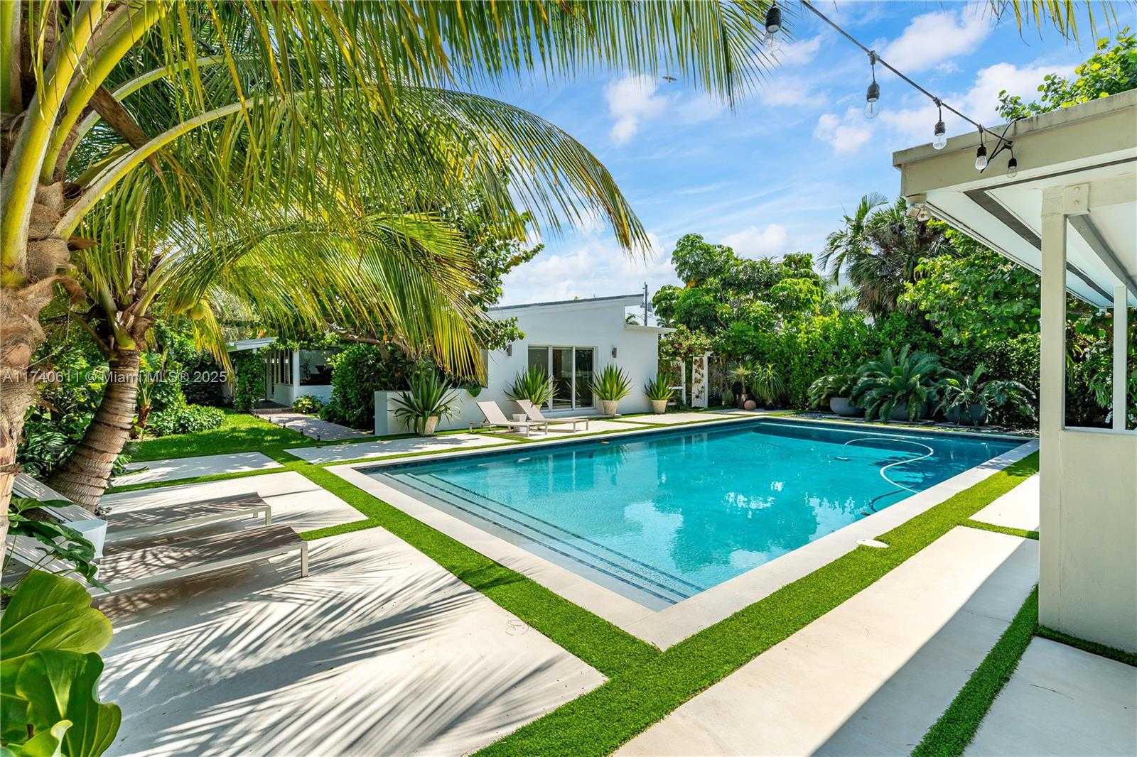 Small Image of 2135 NORTH EAST 124TH ST, North Miami Number 3